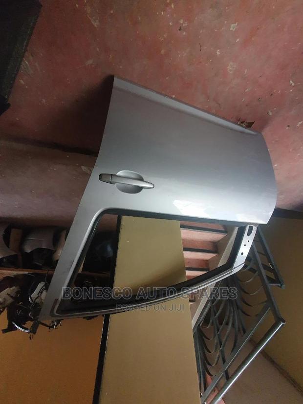 Toyota Wish Old Model Front Left Door - thumbnail 3