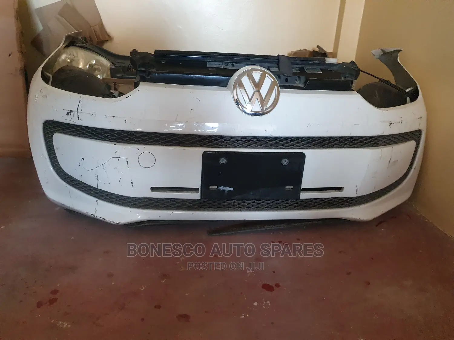 VW UP! Nosecut Assembly