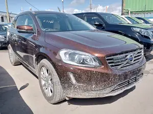 Volvo XC60 T5 AWD 2016 Orange