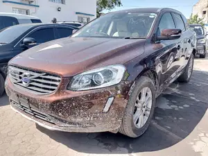 Volvo XC60 T5 AWD 2016 Orange