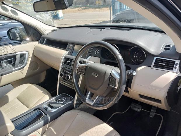 Land Rover Discovery 2016 Green - thumbnail 4