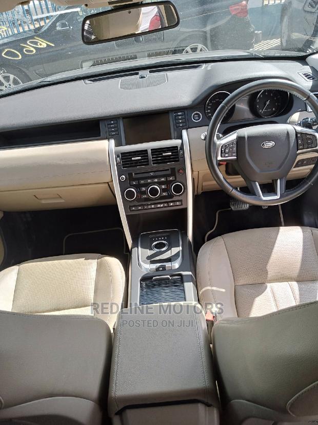 Land Rover Discovery 2016 Green - thumbnail 6