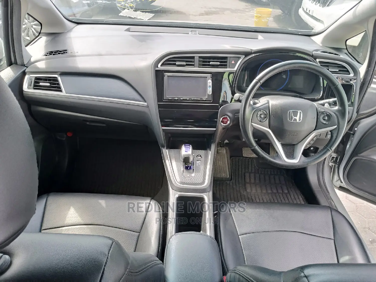 Honda Fit Shuttle 1.5 Hybrid 2WD 2016 Silver