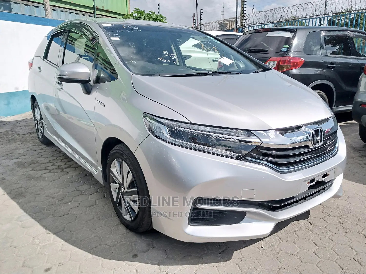 Honda Fit Shuttle 1.5 Hybrid 2WD 2016 Silver