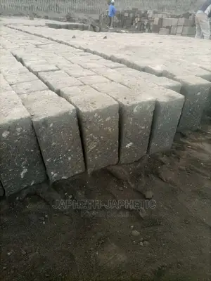 Ndarugo Machine Cuts Stones•