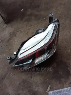 Mark X 2015 Headlight