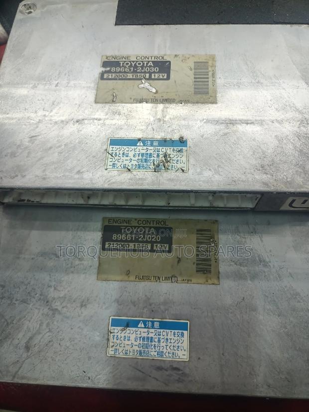 Toyota Voxy 2004 1AZ Engine Computer - main view