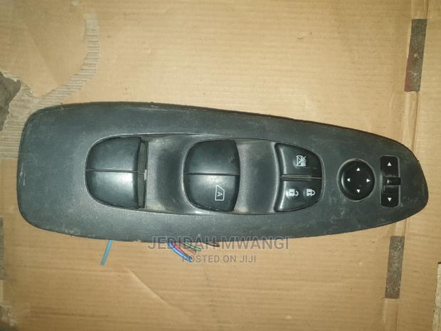 Nissan Xtrail Nt32 Main Door Switch