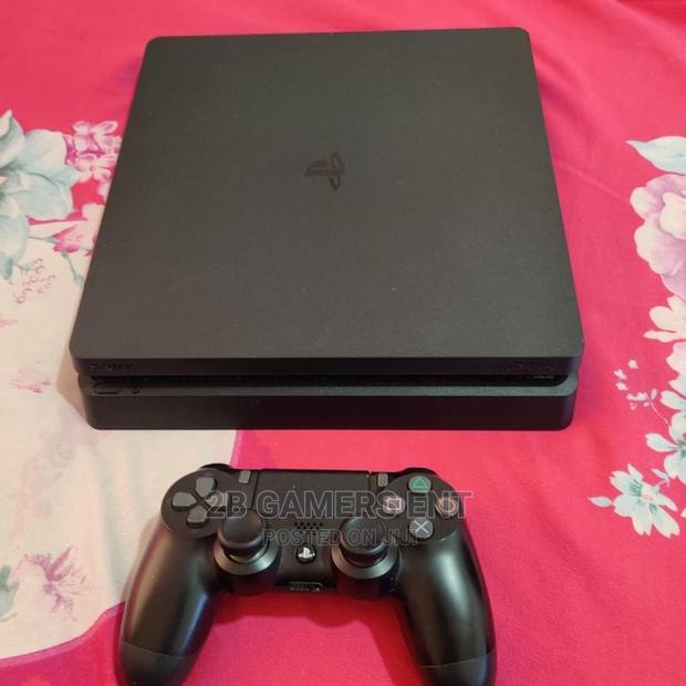 Few Months Used Slim PS4 - main view