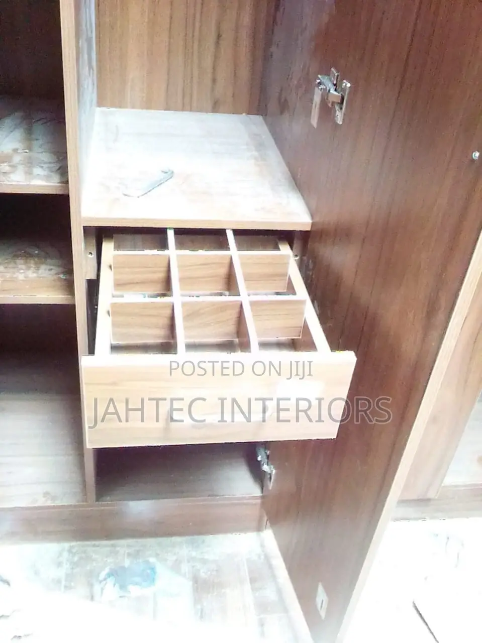 Kitchens Cabinet and Feeting Services Carpenter