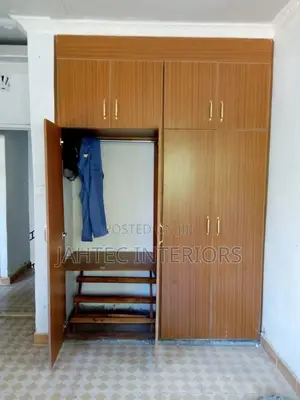 Kitchens Cabinet and Feeting Services Carpenter