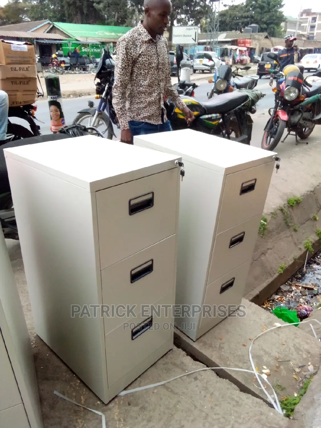 Morden Filling Cabinet 3 Drawers