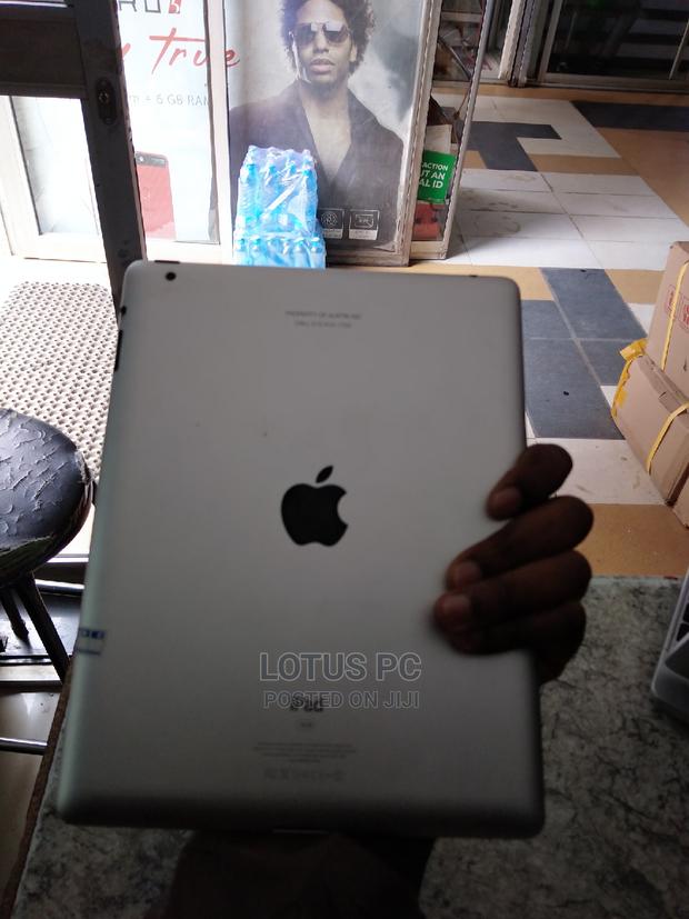 Apple iPad 2 Wi-Fi 16 GB Silver - thumbnail 2