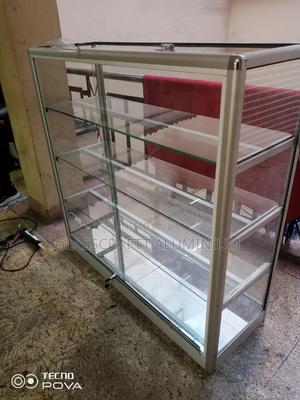 Four Feet Display - main view