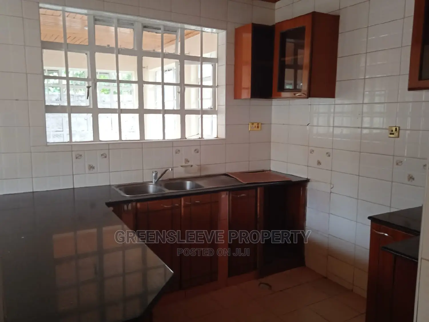 4bdrm House in Livington, Lavington for Rent