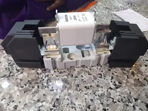 200A Battery Fuse Complete With Puller