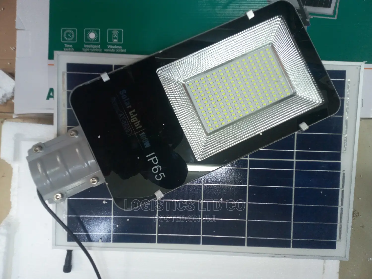 DAT AT8600 100W Solar Street Light With Wall Mounting Pole