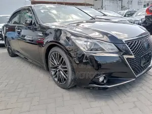 Toyota Crown 2016 Matt Black