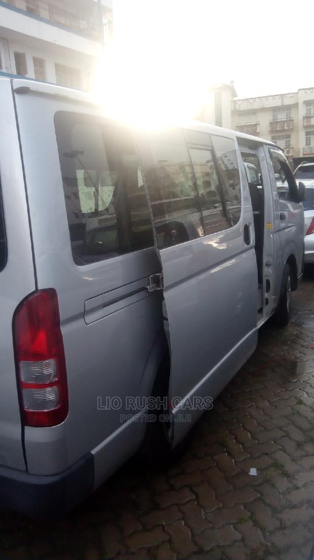 New Toyota HiAce 2012 Silver - thumbnail 4