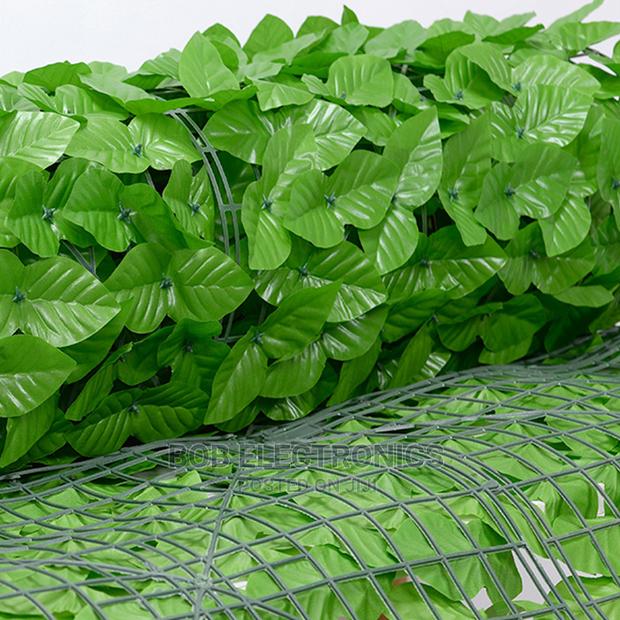 Leafy Faux Privacy Fence - thumbnail 2