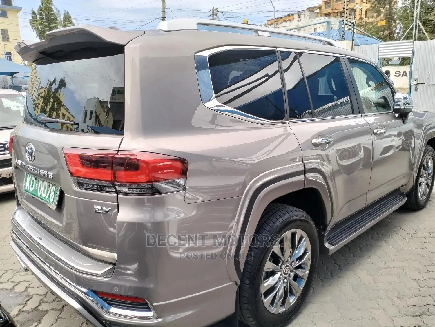 Toyota Land Cruiser 3.5 V6 2022 Gold