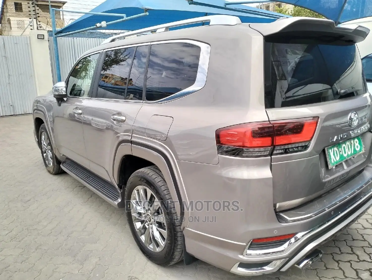 Toyota Land Cruiser 3.5 V6 2022 Gold