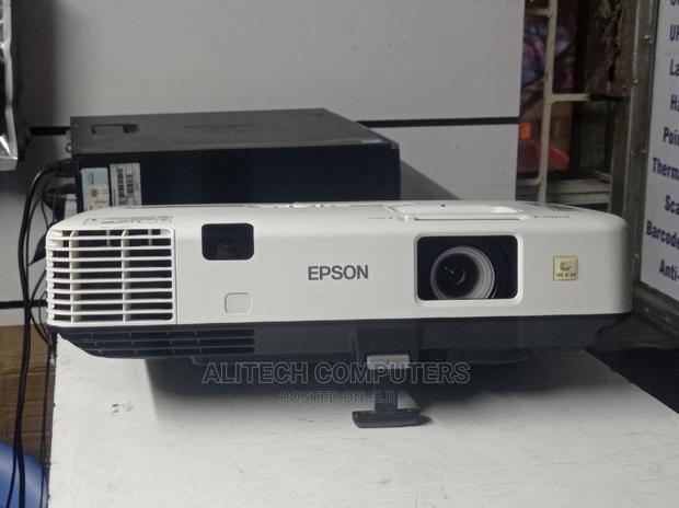 Epson Powerlite Eb-1930 - thumbnail 3