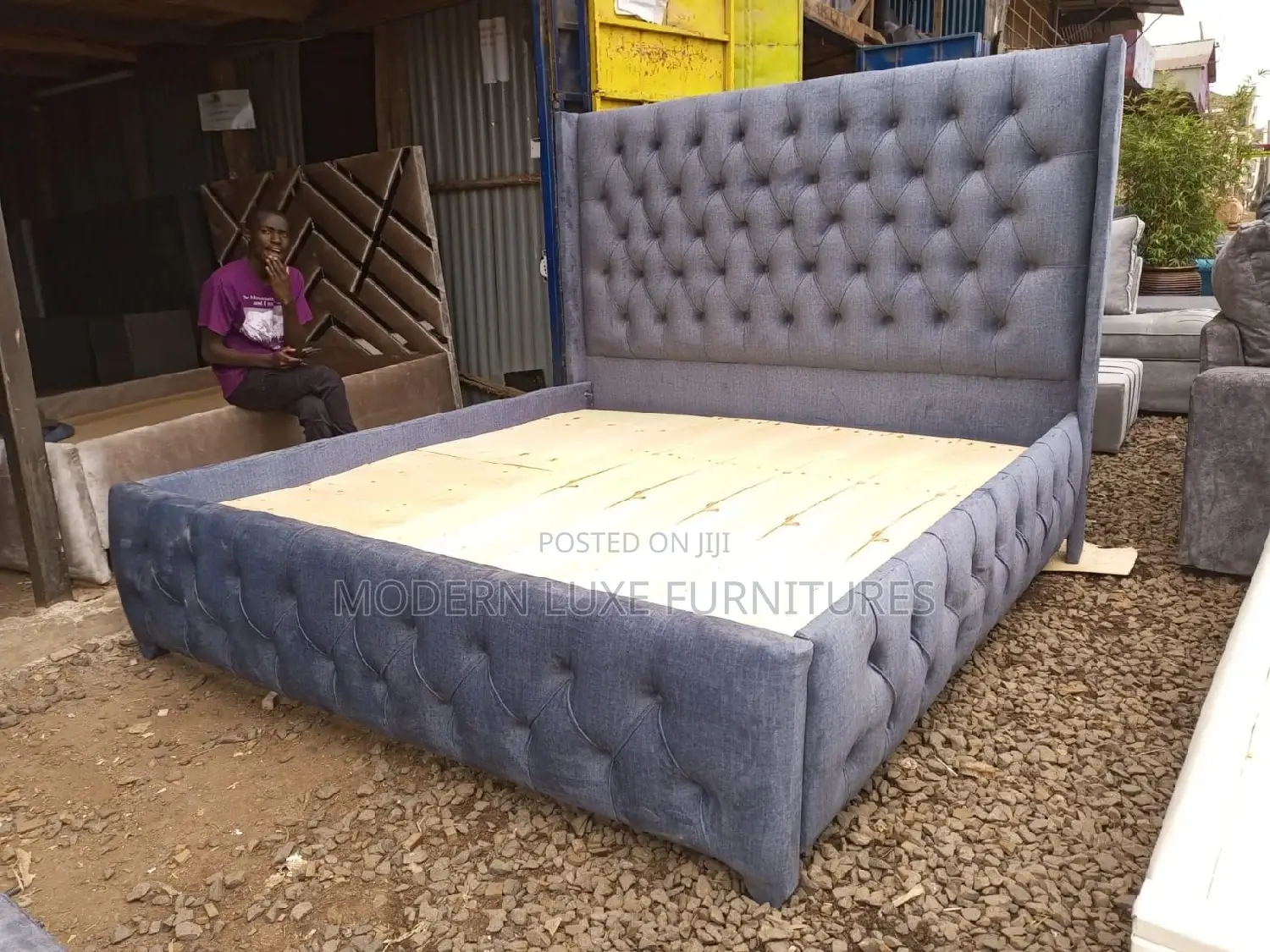 6/6 Tufted Bed
