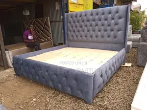 6/6 Tufted Bed