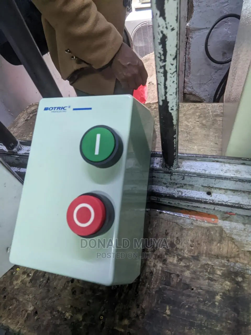 Fridge Repair Services /Technicians