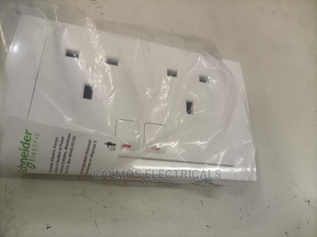 Schneider Twin Sockets - thumbnail 2