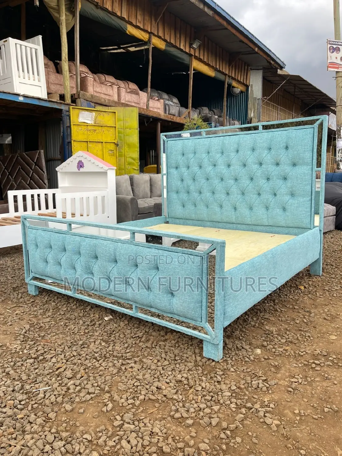 6/6 Tufted Bed