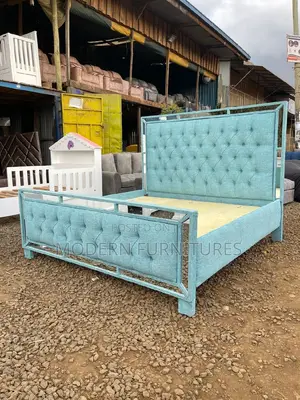 6/6 Tufted Bed