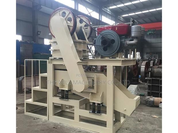 Gold Mining Rock Crusher - thumbnail 3