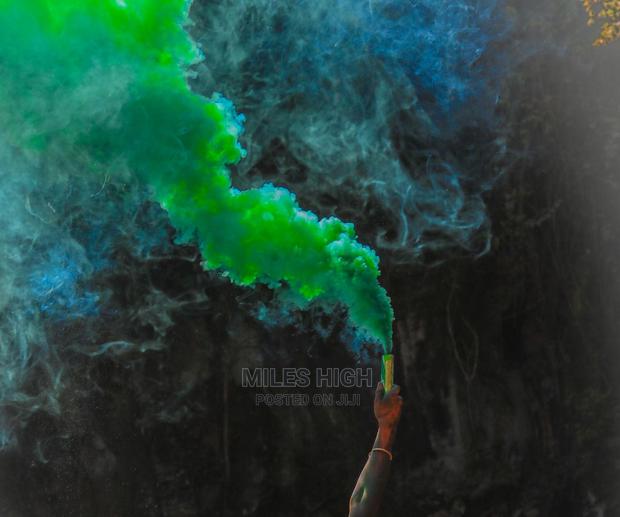 Large Smoke Bomb - thumbnail 2