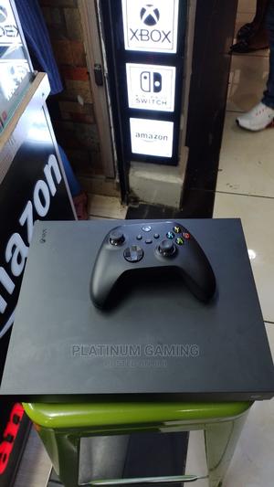 X Box One X - thumbnail 2