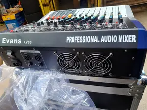Evans Kva80 8 Channels Powered Mixer