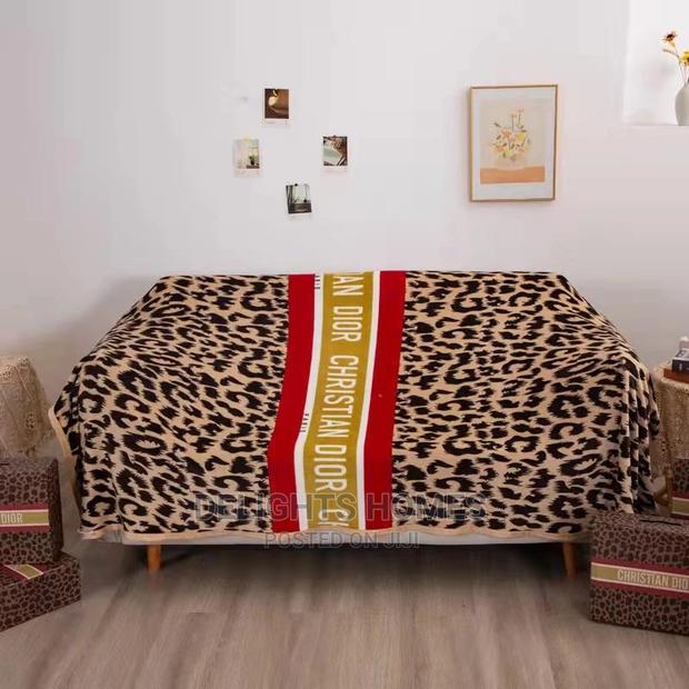Designer Fleece Blankets - thumbnail 4