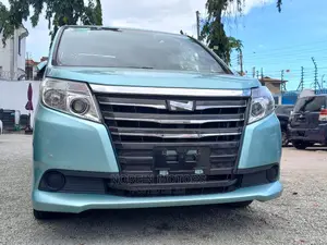 Toyota Noah 2015 Green