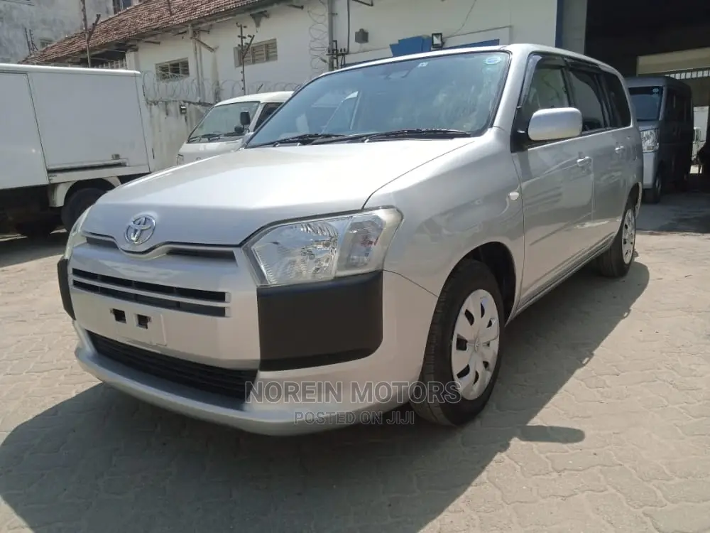 Toyota Succeed SV Premium 2016 Silver