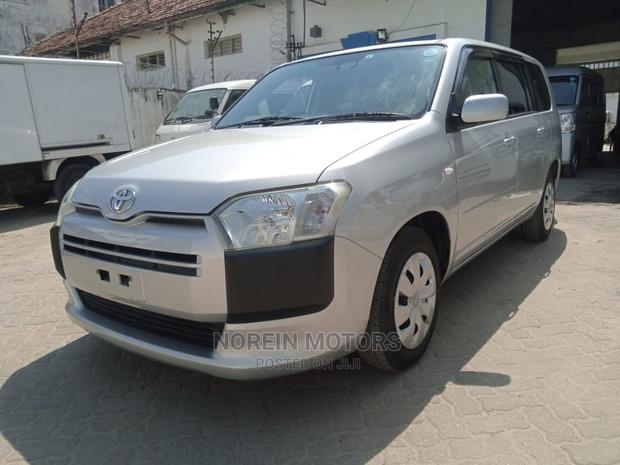 Toyota Succeed SV Premium 2016 Silver - thumbnail 2