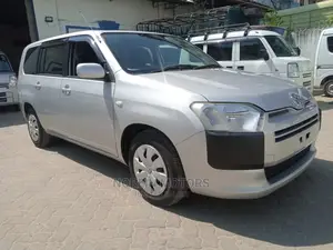 Toyota Succeed SV Premium 2016 Silver