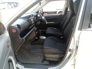 Toyota Succeed SV Premium 2016 Silver