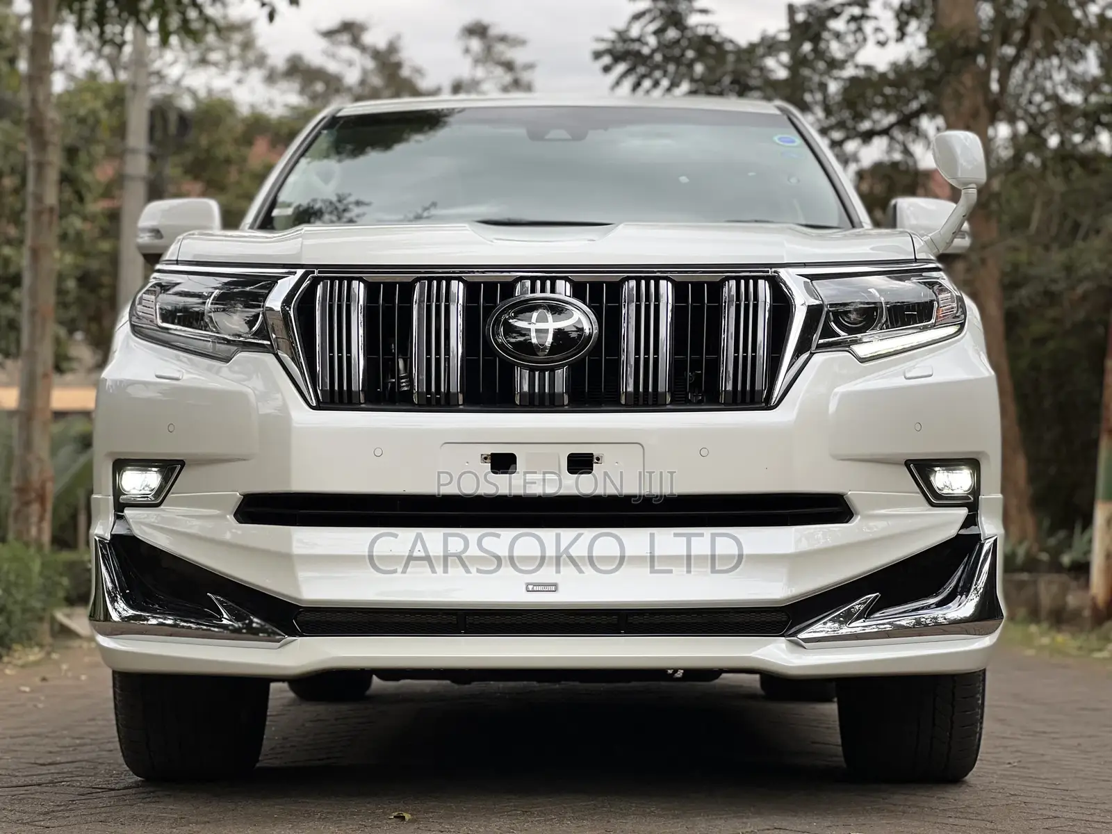 Toyota Land Cruiser 2017 White