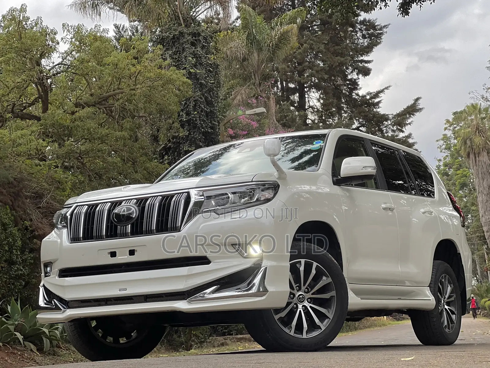 Toyota Land Cruiser 2017 White