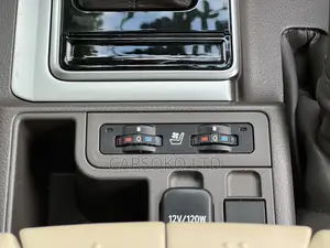 Toyota Land Cruiser 2017 White