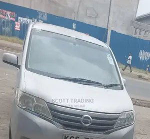 Nissan Serena C26 Front Windscreen