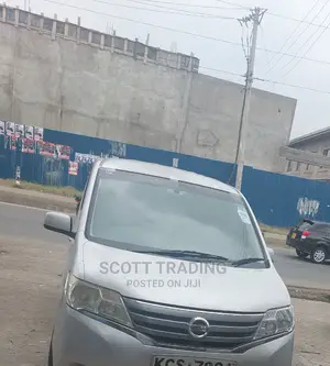 Nissan Serena C26 Front Windscreen