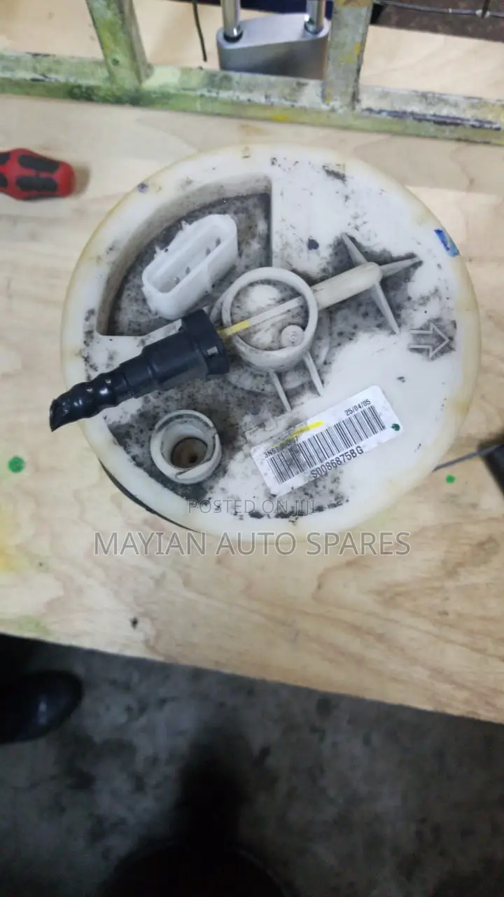 Complete Fuel Pump for Mazda Axela