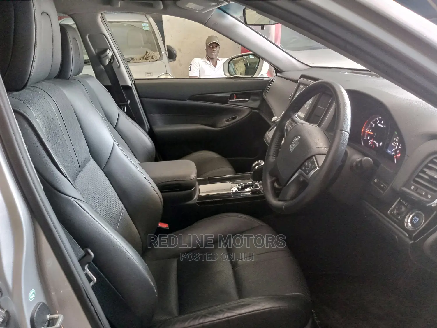 Toyota Crown 2016 Silver